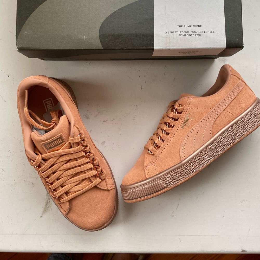 Puma Girls Coral Suede Sneakers Size 11 new